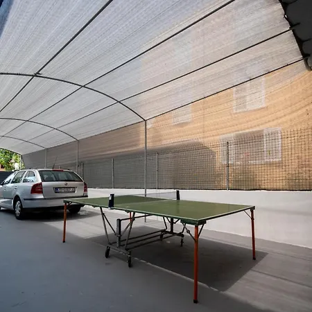 Family Friendly With A Swimming Pool - 22530 شقة زادار