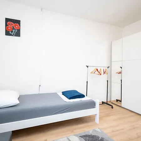 Family Friendly With A Swimming Pool - 22530 Apartment *