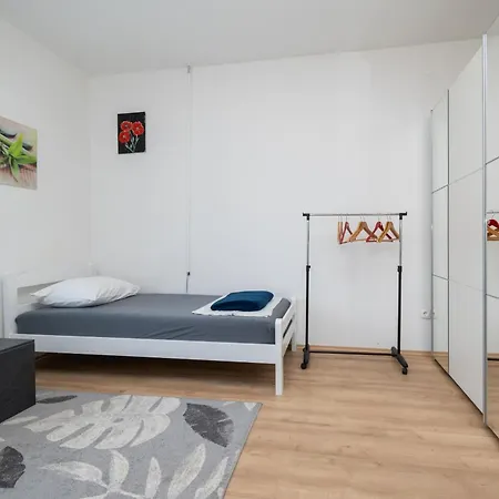 Family Friendly With A Swimming Pool - 22530 Zadar