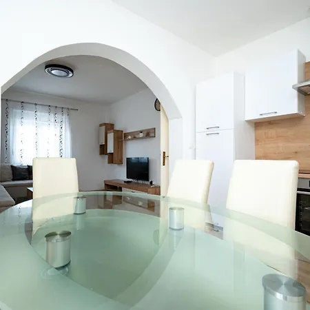 Family Friendly With A Swimming Pool - 22530 * 자다르