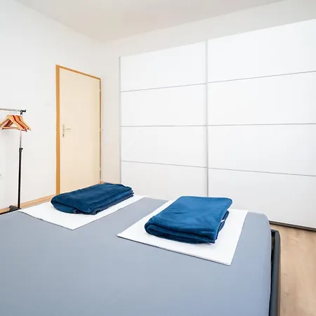 Family Friendly With A Swimming Pool - 22530 * 자다르